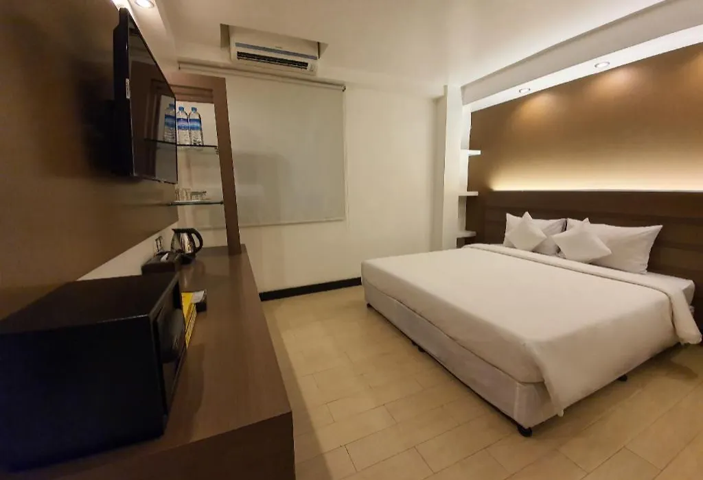 Clover City Center Plus Hotel-1