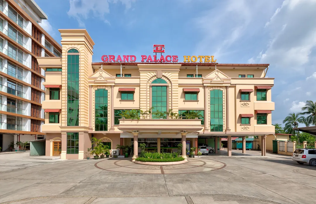 Grand Palace Hotel-1
