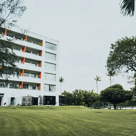Inya Lake Hotel Yangon-3